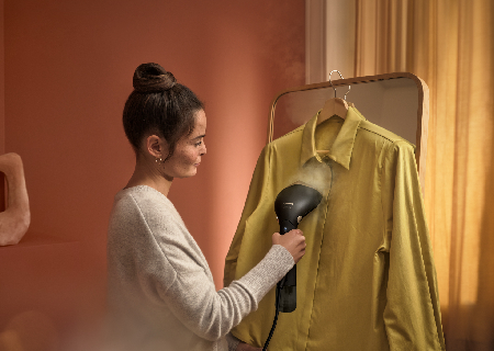 Kolay ve hızlı kırışıklık giderme i&ccedil;in s&uuml;rekli buhar