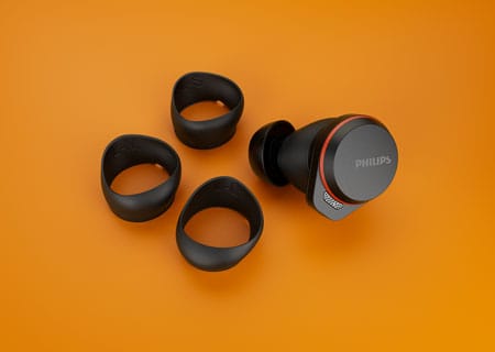 Farklı &ouml;l&ccedil;&uuml;lerde, değiştirilebilir sabitleyicileriyle Philips true wireless kulak &uuml;st&uuml; kablosuz spor kulaklık